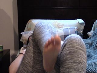 M@nyV1ds - MelanieSweets - Lick and kiss my disgusting dry feet-7