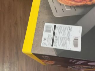 Brooklynspringvalley () - omg i got a pizza oven unboxing video 21-05-2022-3