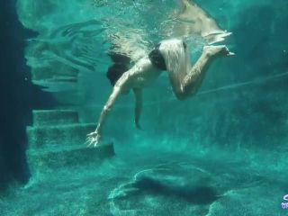 SexUnderWater presents amber faye on teen -0