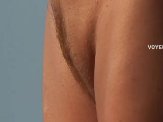 Sideways view of a nicely trimmed pussy voyeur -6