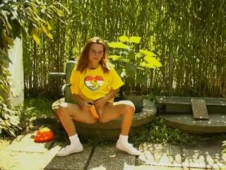 Wendy masturbates in the garden Teen!-7