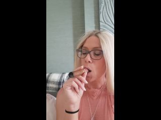 Sasha Steele Sashasteele - my lighting of a big fat cigar smoking fetish scene yesterday smoking fetish boss lady 05-05-2018-1