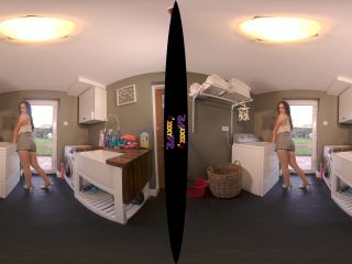Slippery When Wet - [Virtual Reality]-1
