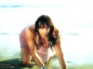 Elise Penn Wet at Beach-9