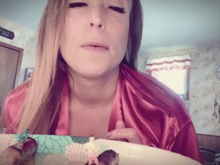 QueenMotherSoles Mommy Giantess Eats Tiny Son Breakfast - Giantess-7