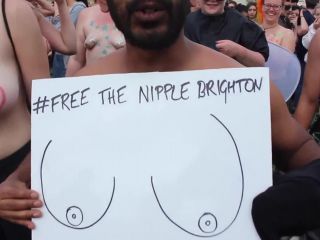 Free_The_Nipple_-_Feminists_Attack-4