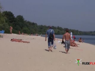 Public jerking on nude  beach-6