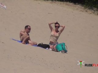 A few shots from the damsel who was in front of me in my favourite naturist plage.  2-1