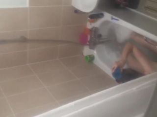 Voyeur 11906-my sister in the bath-4