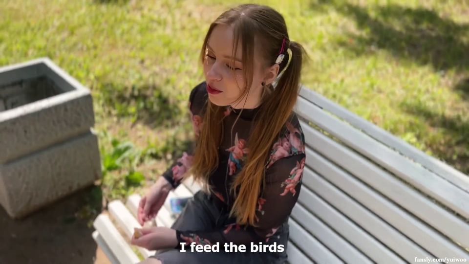 Yuiwoo - Invited home and fucked a cute student girl feeding birds - Big cock