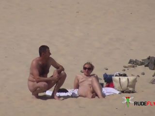 Elena Shows Off Her Pussy On NON-Nude Plage!  2-2
