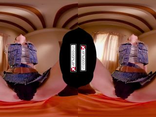 Rhiannon Ryder in C18 A XXX DRAGON BALL Z PARODY on 3d blonde webcam girl-2