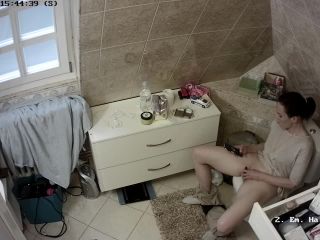 Voyeur – Home Bathroom - (Webcam)-0