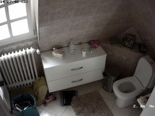 Voyeur – Home Bathroom - (Webcam)-1