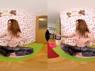 Amateur Girl Masturbates While Doing Yoga Smartphone - [Virtual Reality]-2