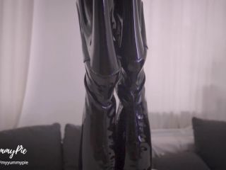 Fit Blonde With Overknee Boots And Latex Gloves Is Fucking And Facesitt-1