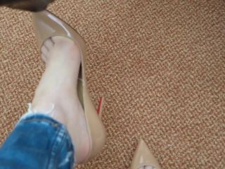 handjob - Shiny Shoejobs presents Louboutin Pigalle Follies Shoejob-8