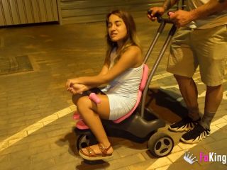 Midget Babe Muñequita Enfadada Is Still Looking For A Good Hardcore Fuc-2