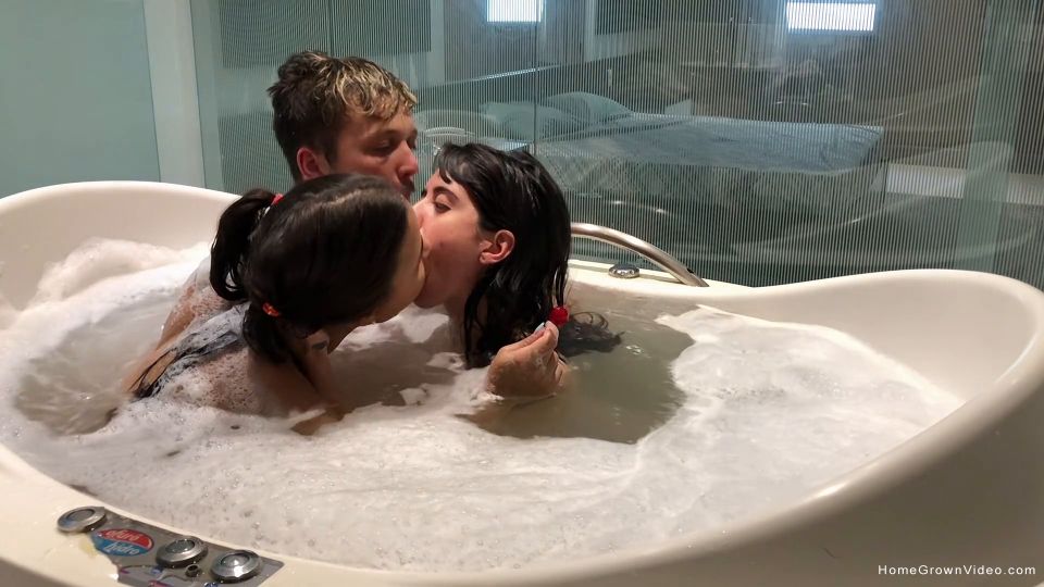 A Sweet & Sexy Bathtub Threesome