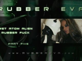 WET ATOM ALIEN FUCK Part 05 -0