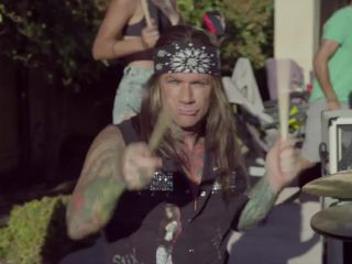 Steel Panther - Party Like Tomorrow Is The End Of The World-2