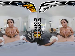 Lily StarfireVirtualPorn 22 07 07 Lily Starfire Starfire Getting Ready to Fuck VR180 2880p-4