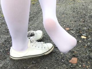 New Fantazy Schoolgirl in white knee socks and white shoes show under skirt feet-7