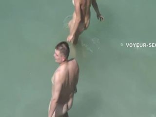 Voyeur caught funny sex in the water Voyeur!-0