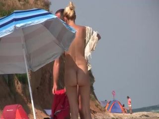 Ass and pussy spied while she's  sidways-7