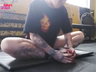 [GetFreeDays.com] alternative girl stretching at the gym Sex Clip December 2022-3