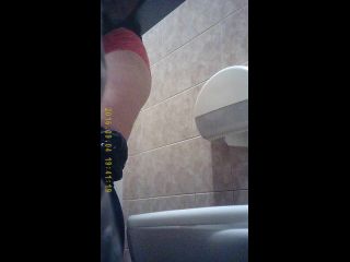 Online Tube Voyeur in Public Toilet - voyeur-4