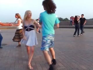 fly-skirt-wind-loves-street-dancing-3