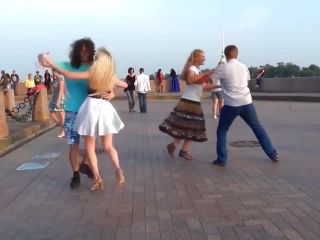 fly-skirt-wind-loves-street-dancing-4