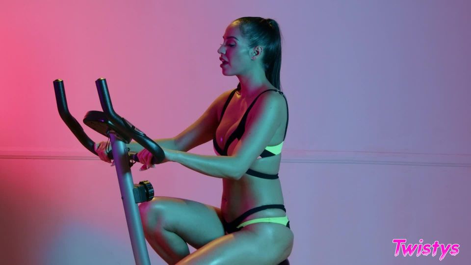 free video 26 Abella Danger & Desiree Dulce in Working Out The Kinks | lesbian | lesbian girls 