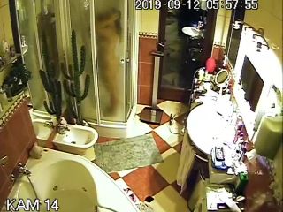 voyeur hidden camera 032427 -2