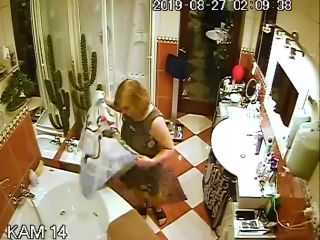 voyeur hidden camera 032427 -9