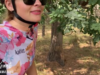[Amateur] Beauty Cyclist asked me to fix her bike and paid with a Sloppy Outdoor Blowjob - KateKravets-1