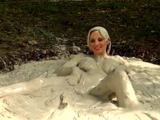 online xxx video 9 food fetish porn fetish porn | Rubbin' And Talkin' In Mud [Full HD 630.6 MB] | mud-4