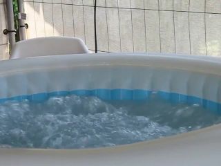 German old mature gets deep fisted from husband in the jacuzzi Fisting!-1