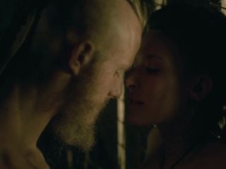 Ida Nielsen, Josefin Asplund – Vikings s04e18 (2017) HD 1080p!!!-7