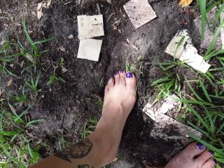 LTLGiantessClips - Mia Hope in Mother Nature - Giantess Feet Crush SFX - Feet-9