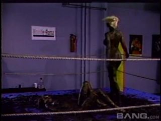 Bizarres Wrestlemania Scene  7-6