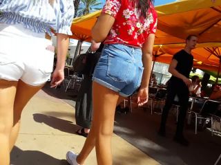 Candid vor babe in shorts blonde pawg thick-0