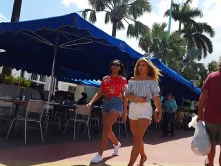 Candid vor babe in shorts blonde pawg thick-4