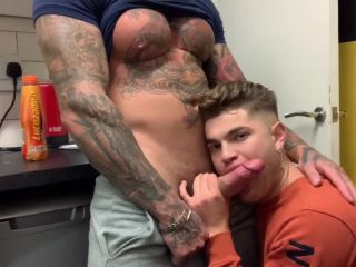 OnlyFans – Daddy Has Candy For You: Billy Essex & Dean Young Bareback Gay!-3