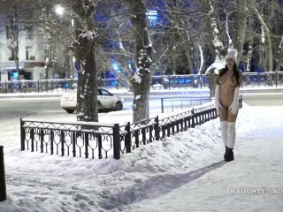 2019 01 31 The winter night  Nude in the city-7