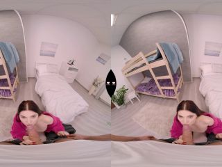 Mia Evans VR Hostel E3 This is My Room Fucker 4K -1