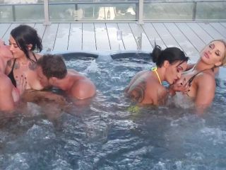 themusclebarbievip, hayleyvernon, lucipower, iamkobywilde, sexualmastery - Spa Orgy  *-0