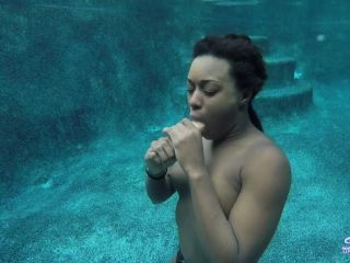 Sexunderwater.com- Simone Styles Dildo Play-3