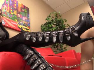 This boot bitch is luckier then all of you pathetic loser boot bitches ... - [Feet porn]-6